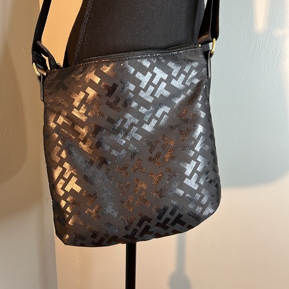 Tommy Hilfiger Cross Body Bag - Picture 3 of 6